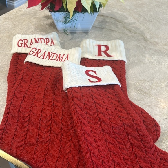 ST. NICHOLAS SQUARE CABLE KNIT "R” MONOGRAM STOCKING. - Picture 3 of 3